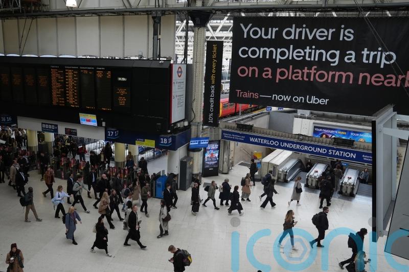 Continued disruption at Waterloo as services return after signal failure