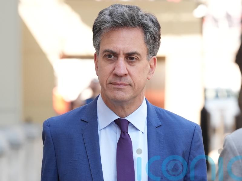 Miliband says Farage trying to ‘airbrush history’ over UK’s fossil fuel reliance