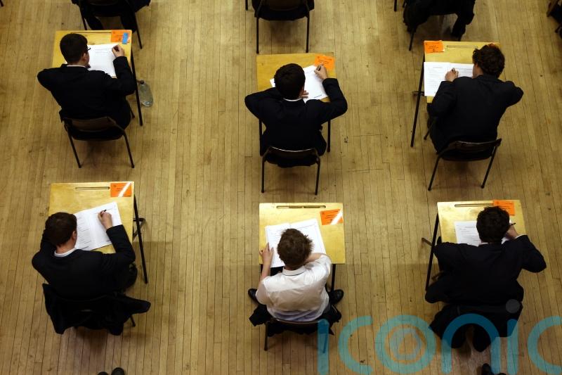 Students risk falling through ‘qualifications gap’ under post-16 plans – report