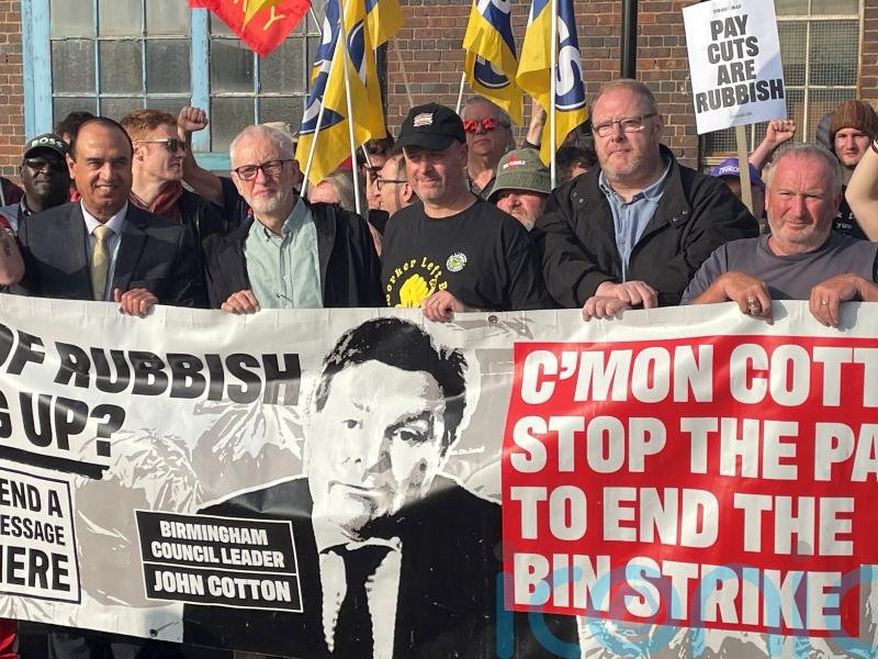 Corbyn throws his weight behind striking Birmingham bin workers
