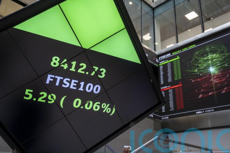 FTSE 100 ends flat ahead of likely US rate hold
