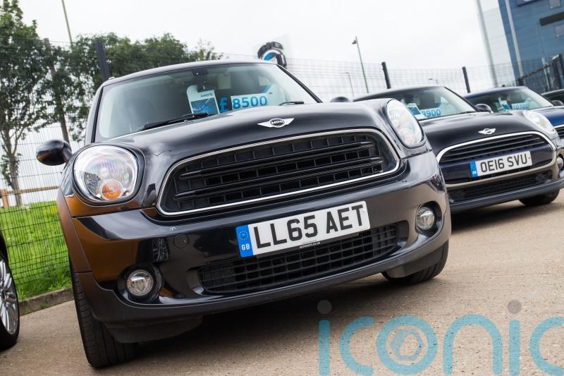 How can I make choosing a new car as easy as possible?