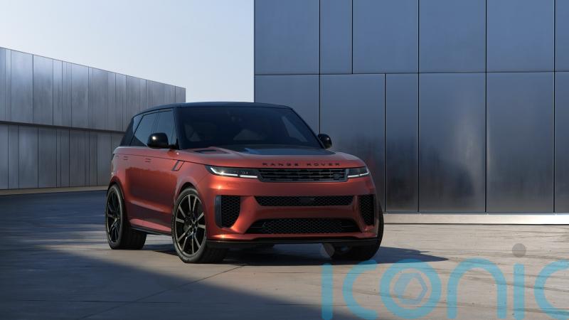 Range Rover Sport SV gains new Carbon specification