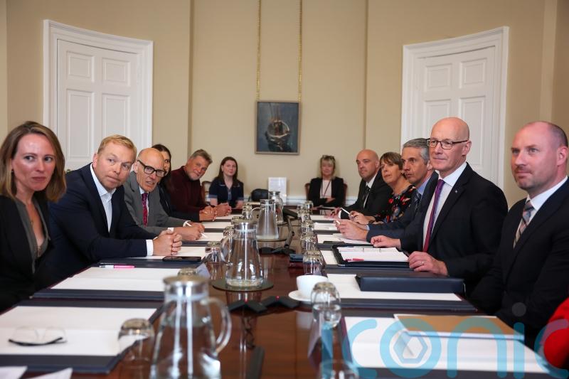 First Minister meets Sir Chris Hoy to discuss prostate cancer testing