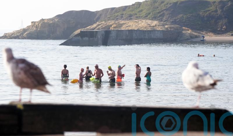Amber health warnings in place as heatwave temperatures set to hit 34C