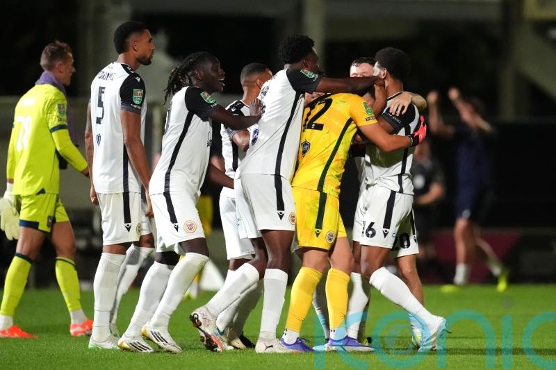 Andy Woodman celebrates &lsquo;special&rsquo; Bromley players after cup victory over Ipswich