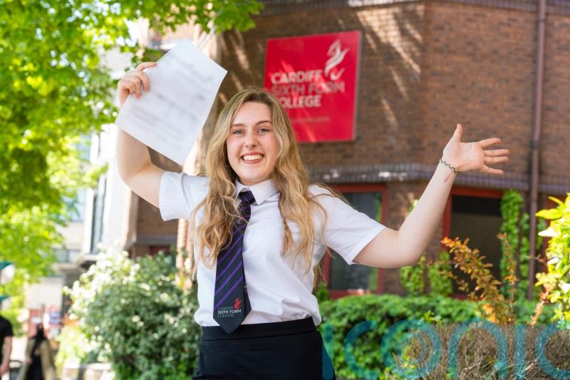 Teenager who researched medical cannabis to study at Oxford