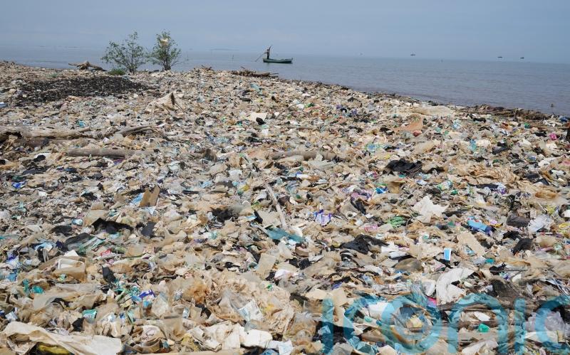 UN plastic pollution talks fail again with negotiators rejecting draft treaties