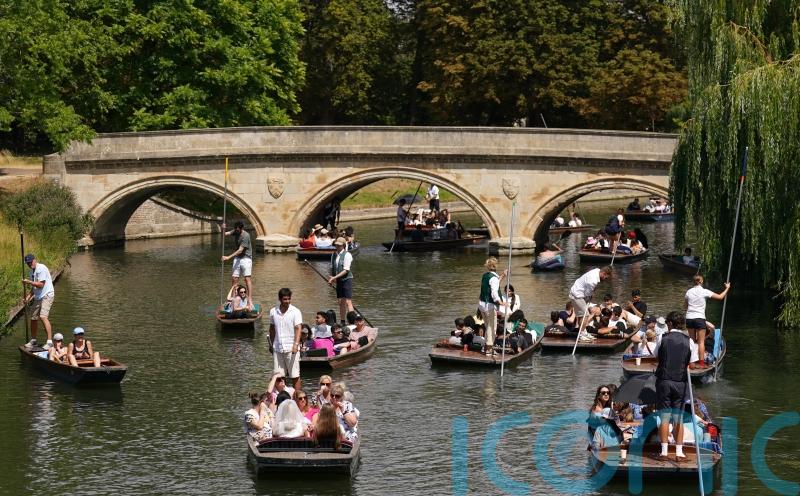 Future of punting in Cambridge faces threat from locks ‘in danger of collapse’
