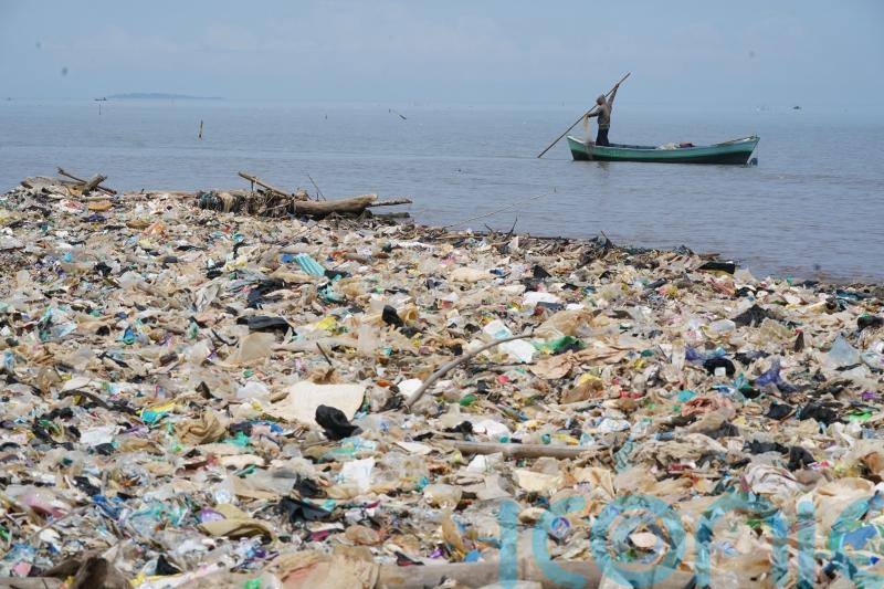Minister ‘hugely disappointed’ as talks to agree UN plastics treaty fail