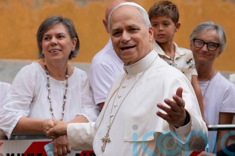 Pope celebrates Mass for local homeless people and invites them to lunch