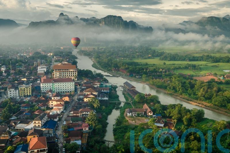 Man who went blind after drinking alcohol in Laos now raising awareness