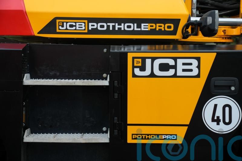 Business Secretary to meet JCB boss after concerns raised about US tariffs