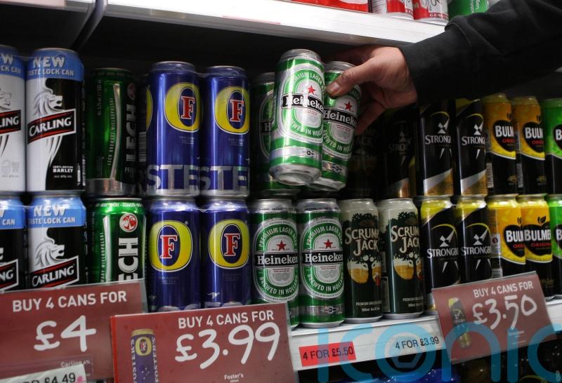 Scots more likely to cut back on alcohol if friends do, survey finds