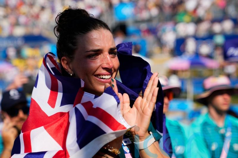 Decorated Olympic canoe slalomist Jessica Fox undergoes surgery on kidney
