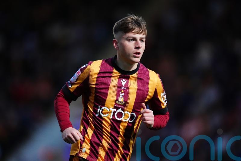 Bradford edge five-goal thriller to maintain unbeaten record