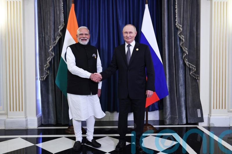 Russia’s Putin and Indian PM Modi have side meeting at Chinese summit