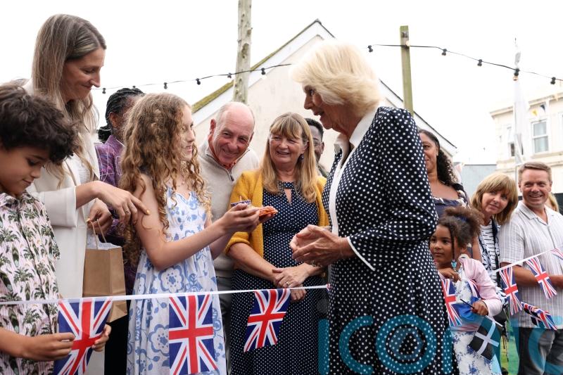 Girl, 11, impresses Queen with handmade beeswax candles