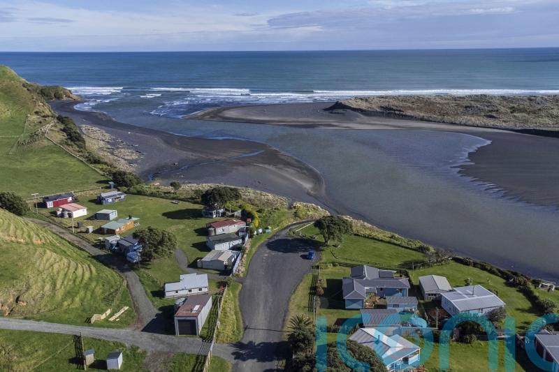 Father on the run shot dead by New Zealand police