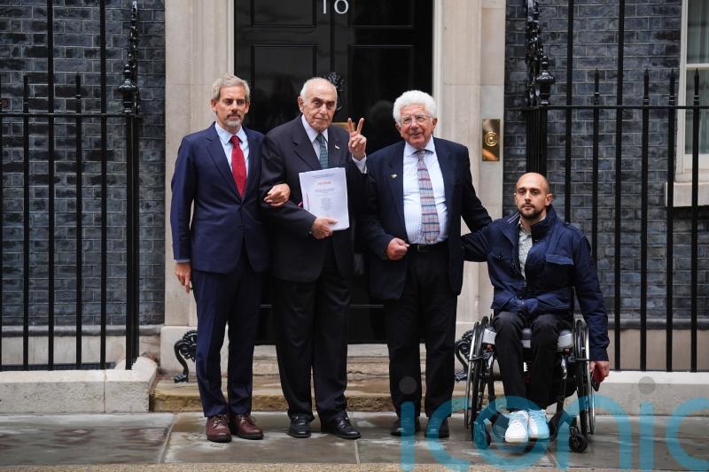 ‘Britain owes Palestine’ petition handed in at No 10 demanding reparations