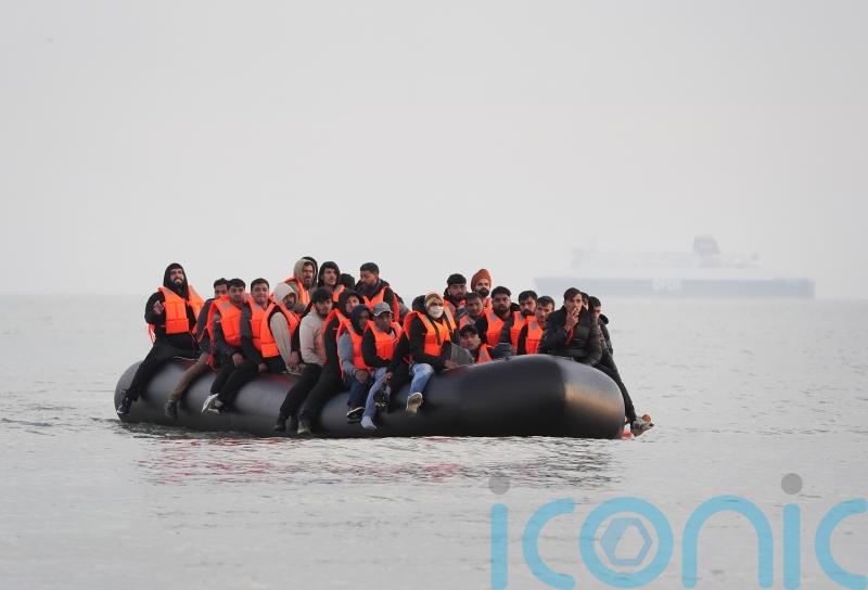 Three migrants die and three missing in Channel crossings
