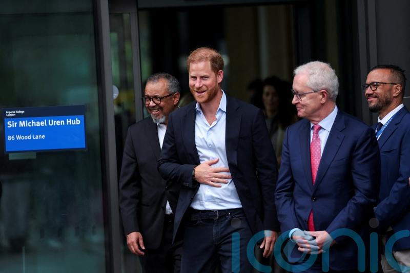 Harry to round off UK trip with Diana Award event after King reunion