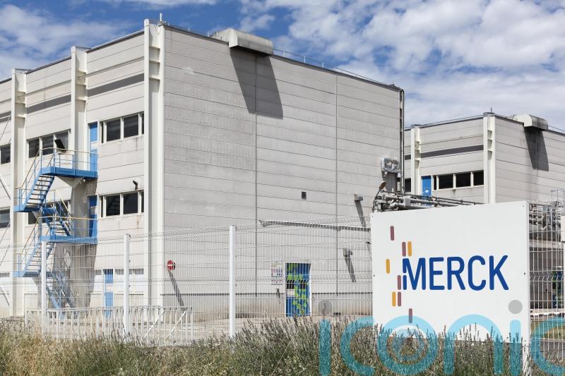 Merck scraps £1bn London expansion as report warns UK drugs sector ‘losing out’