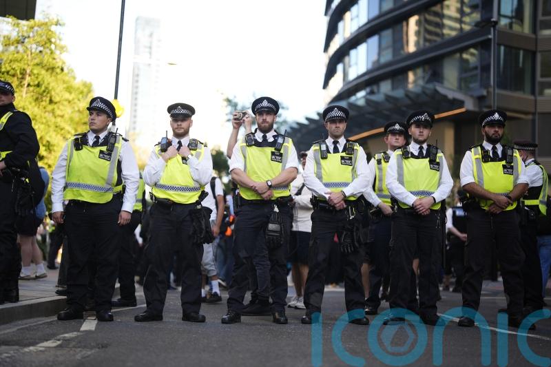 Met insists Muslims should not change plans ahead of Tommy Robinson rally