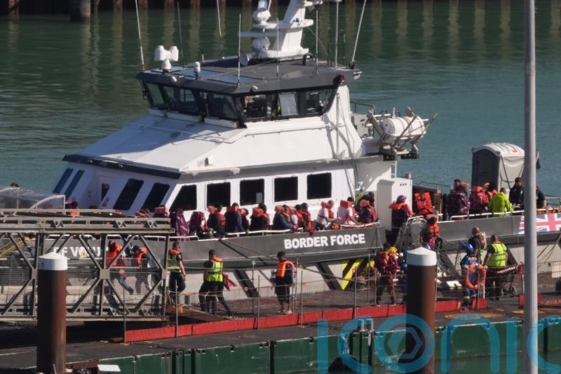 Second migrant makes High Court challenge over removal to France