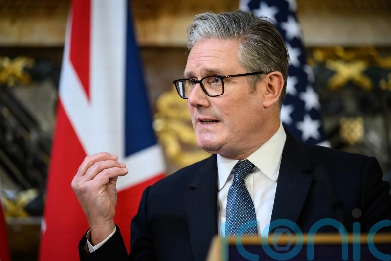 Starmer condemns populists who ‘exploit’ flag and ‘whip up hatred’
