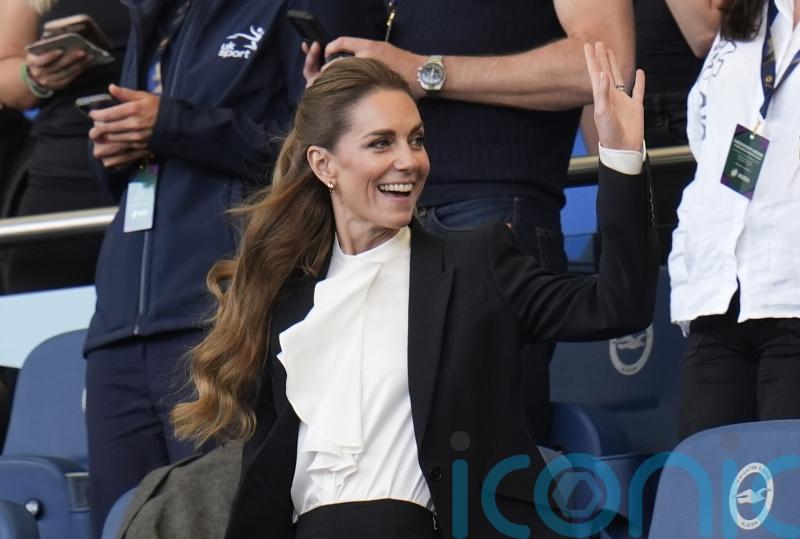 Kate sends good luck message to England for Rugby World Cup final