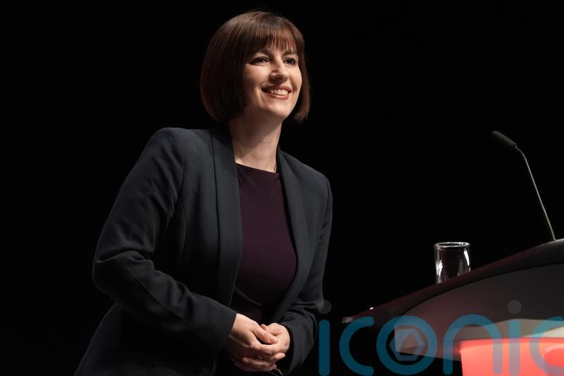 Students on ‘priority courses’ will receive maintenance grants, says Phillipson