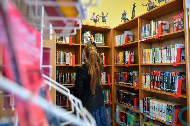 Create legal requirement for library in every secondary school, ministers urged