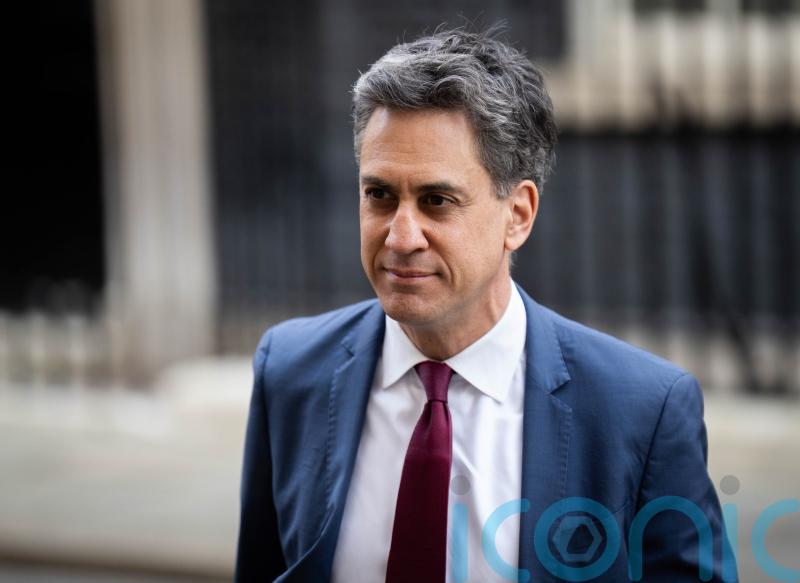 Reform will ‘betray’ young people by waging war on clean energy, Miliband to say