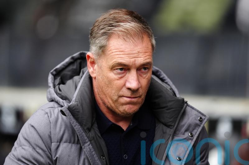 Scott Lindsey offers scathing assessment after Crawley lose at Cambridge