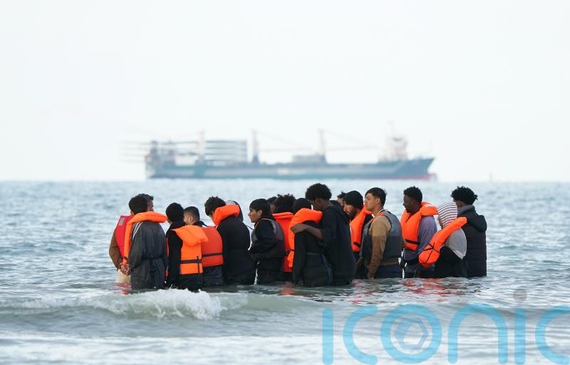26 migrants sent to France while nearly 10,000 have arrived since deal