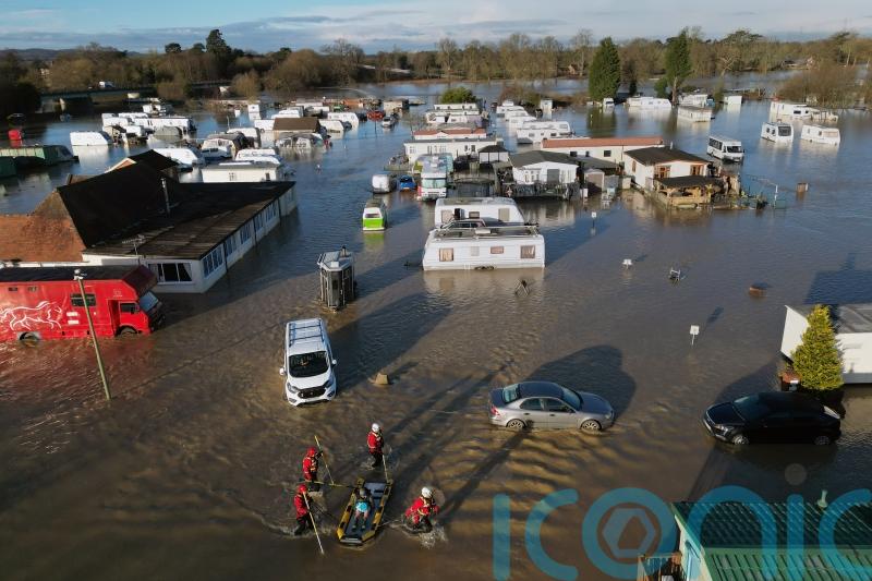 Flood victims need single national line to expert help, MPs say
