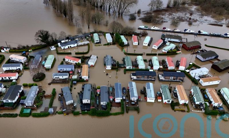 Prepare UK to cope with at least 2C of warming by 2050, Government told