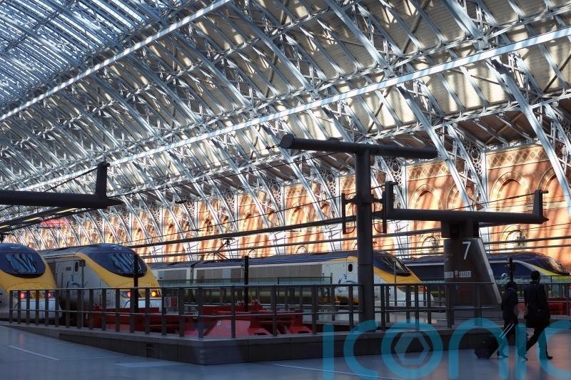 Eurostar workers to vote on strikes