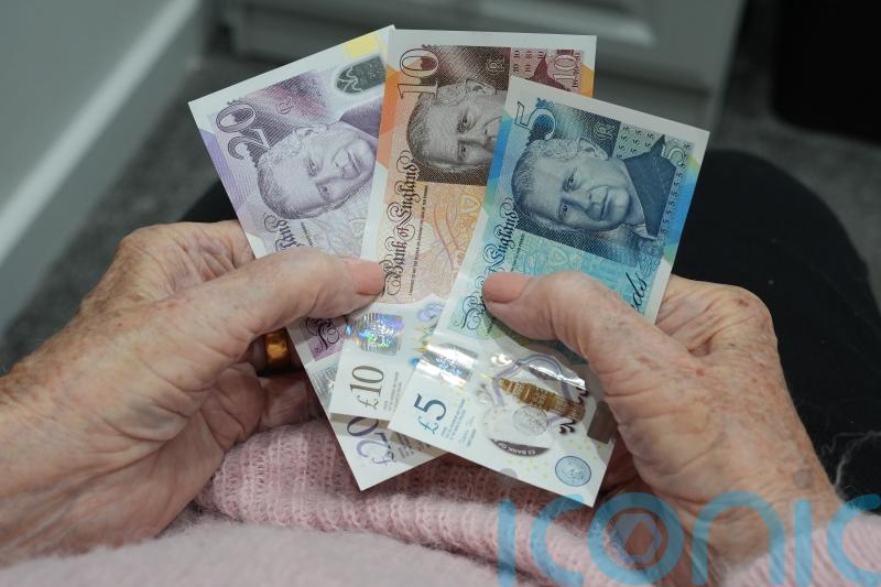 Government defeated as Lords demand tougher crackdown on benefit fraud