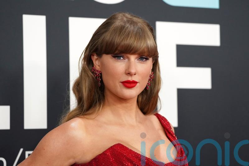 Taylor Swift fans flood German museum to see Ophelia painting echoing hit video