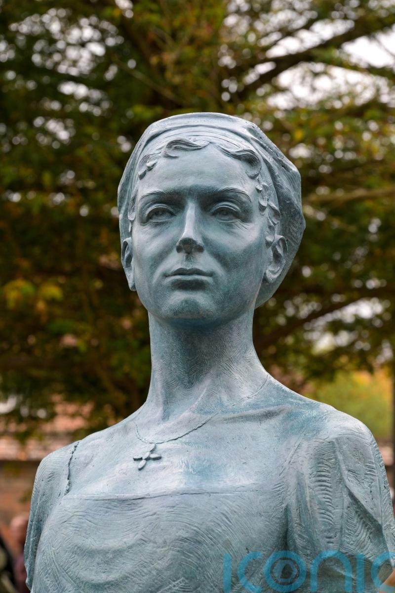 Statue of Jane Austen unveiled to mark 250th anniversary of her birth