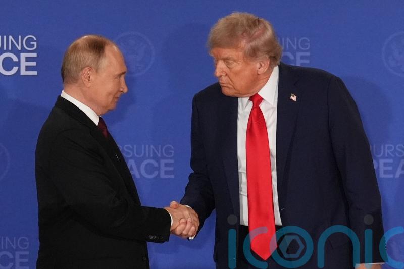 Trump says he will meet Putin in Hungary to try to resolve Russia-Ukraine war
