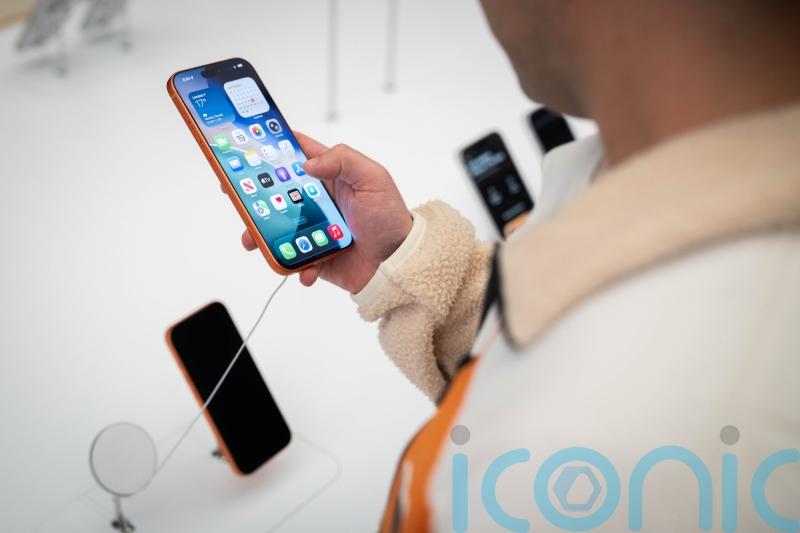 Mobile phone launches help Scotland’s shops to best sales figures since April