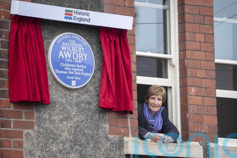 Blue plaque unveiled at former home of Thomas The Tank Engine creator