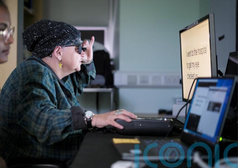 Blind patients able to read again thanks to pioneering device