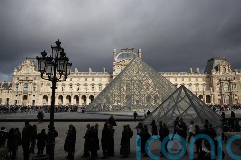 Five more arrests in Louvre jewel heist investigation