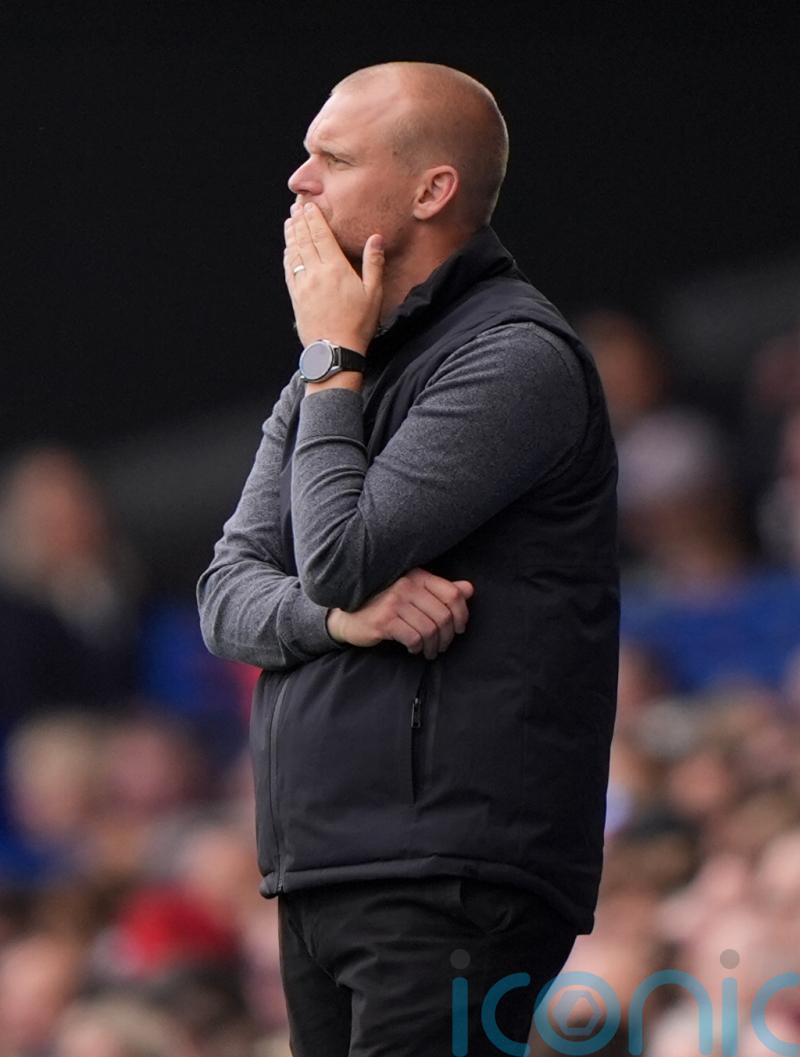 Liam Manning apologises to Norwich fans after quick exit in defeat to Hull