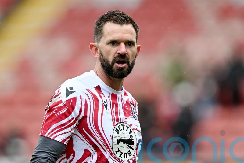 Salford see off Lincoln on penalties after late leveller