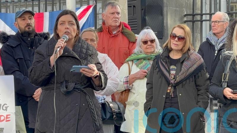 Sinn Fein confirms it will back no-confidence motion in Education Minister